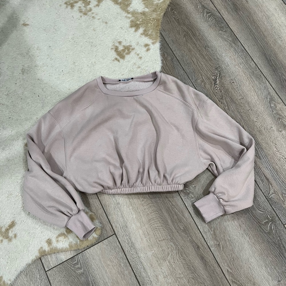 Zara beige cropped synched pullover sweatshirt